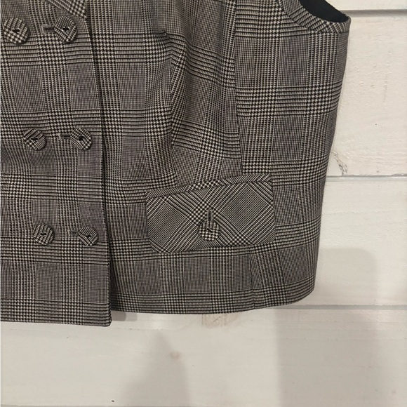 LOFT Gray and Black Plaid Women's Vest in size medium - Picture 6 of 14